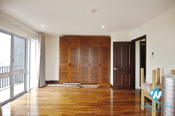 Four-room ambassador-sized apartment for rent in a quiet alley in the heart of Hoan Kiem district